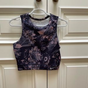 Nike Crop Top